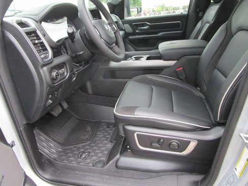 New 2026 RAM 1500 Laramie AWD/4WD image 27