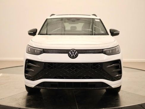 New 2026 Volkswagen Tiguan SE R-Line AWD/4WD image 8