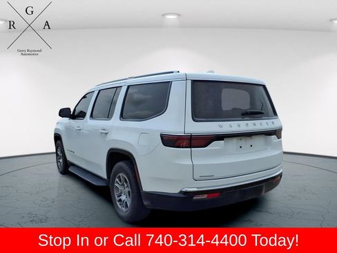 Used 2023 Jeep Wagoneer 4WD image 4