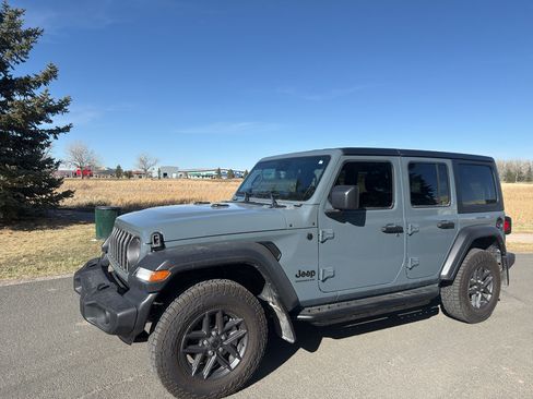 Used 2024 Jeep Wrangler Sport S image 2