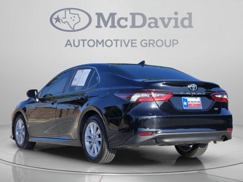 Used 2021 Toyota Camry LE FWD image 4