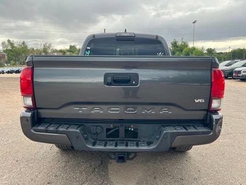 Used 2019 Toyota Tacoma TRD Off-Road AWD/4WD image 5