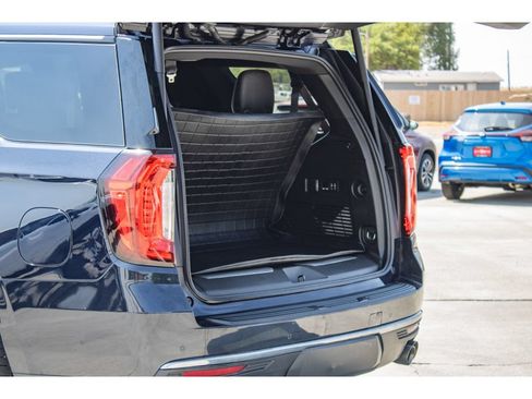 Used 2023 GMC Yukon Denali Ultimate AWD/4WD image 10