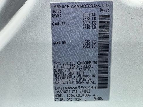 Used 2025 Nissan Altima 2.5 SV FWD image 16