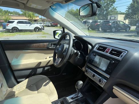 Used 2015 Subaru Outback 2.5i Limited AWD/4WD image 18