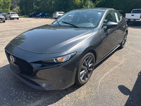Used 2023 MAZDA MAZDA3 s FWD image 4