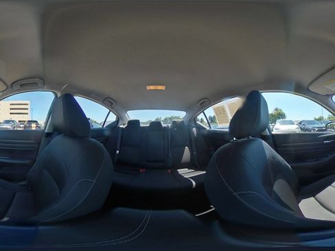 Used 2025 Nissan Altima 2.5 SV FWD image 42