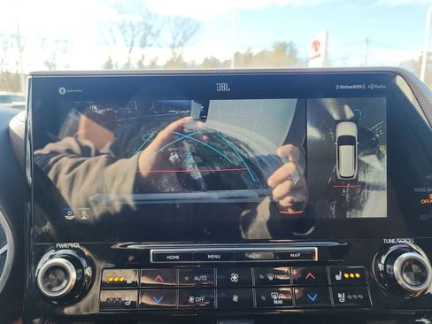 Certified 2020 Toyota Highlander Platinum image 17