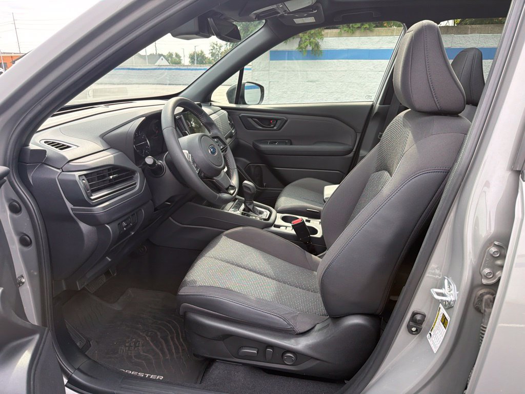 Used 2025 Subaru Forester Premium w/ Convenience Package #1 AWD/4WD image 17