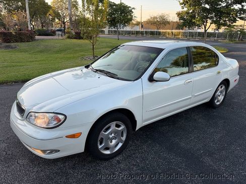Used 2001 INFINITI I30 image 1