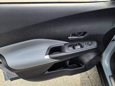 Used 2024 Nissan Kicks SR w/ SR Premium Package image 9
