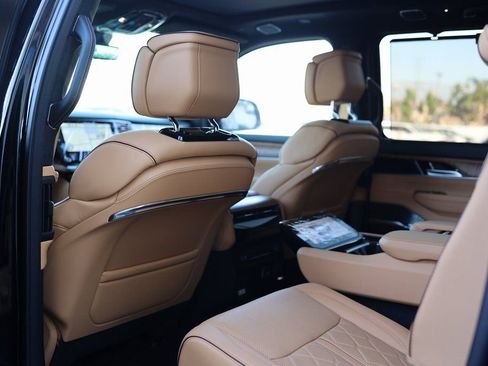 Used 2023 Jeep Grand Wagoneer Series III image 49