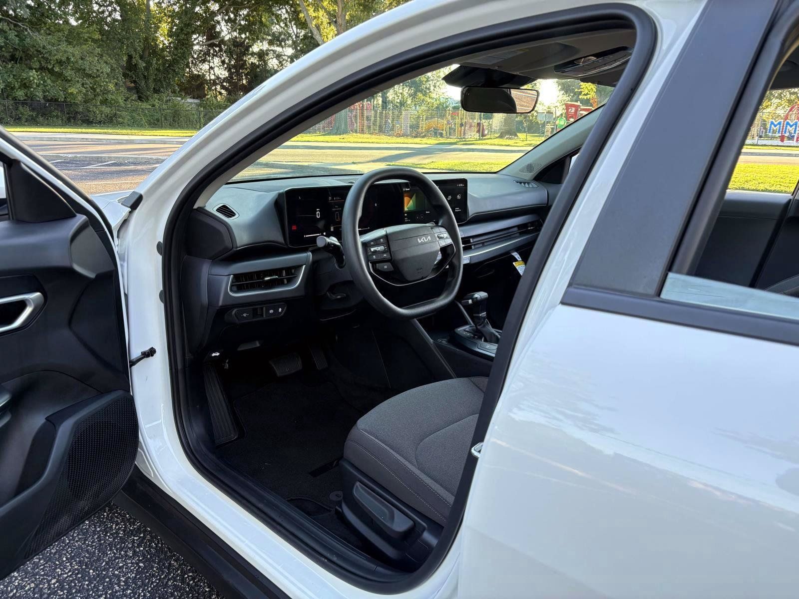 Certified 2025 Kia K4 FWD image 12