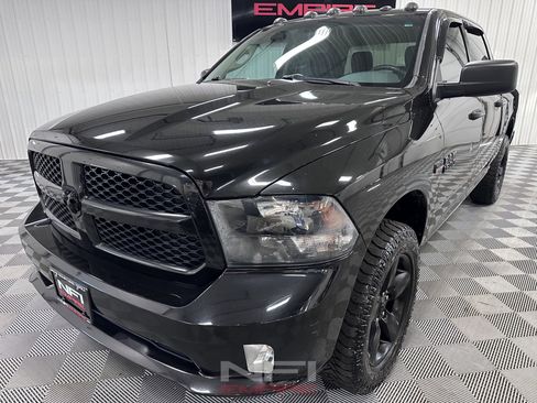 Used 2016 RAM 1500 Express w/ Black Ram 1500 Express Group AWD/4WD image 3