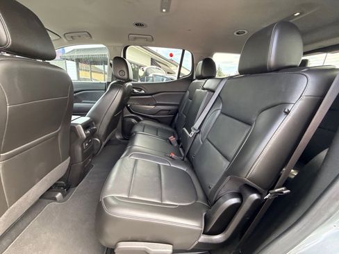 Used 2023 GMC Acadia SLT image 22