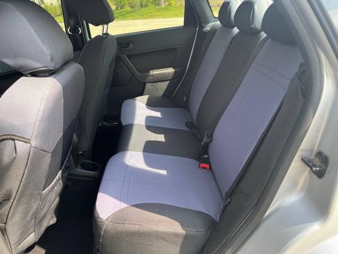 Used 2010 Ford Focus SE FWD image 11