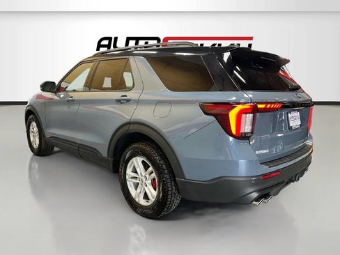 Used 2025 Ford Explorer ST AWD/4WD image 5