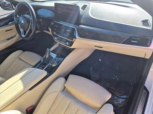 Used 2023 BMW 530i w/ Convenience Package RWD image 23