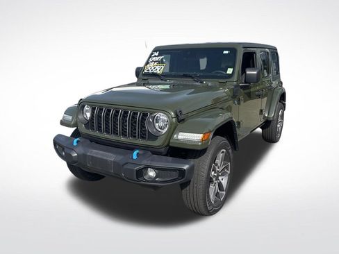 Used 2024 Jeep Wrangler Unlimited w/ Convenience Group AWD/4WD image 3