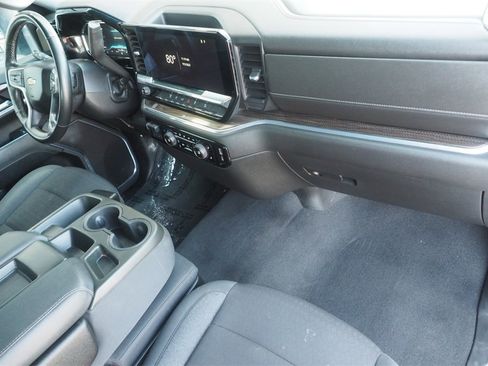 Used 2024 Chevrolet Silverado 2500 LT image 25