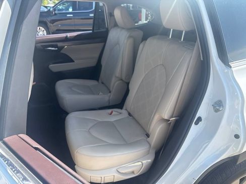Used 2020 Toyota Highlander Limited AWD/4WD image 22