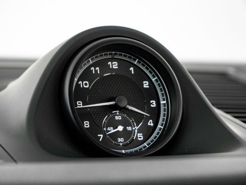 New 2026 Porsche Macan image 17