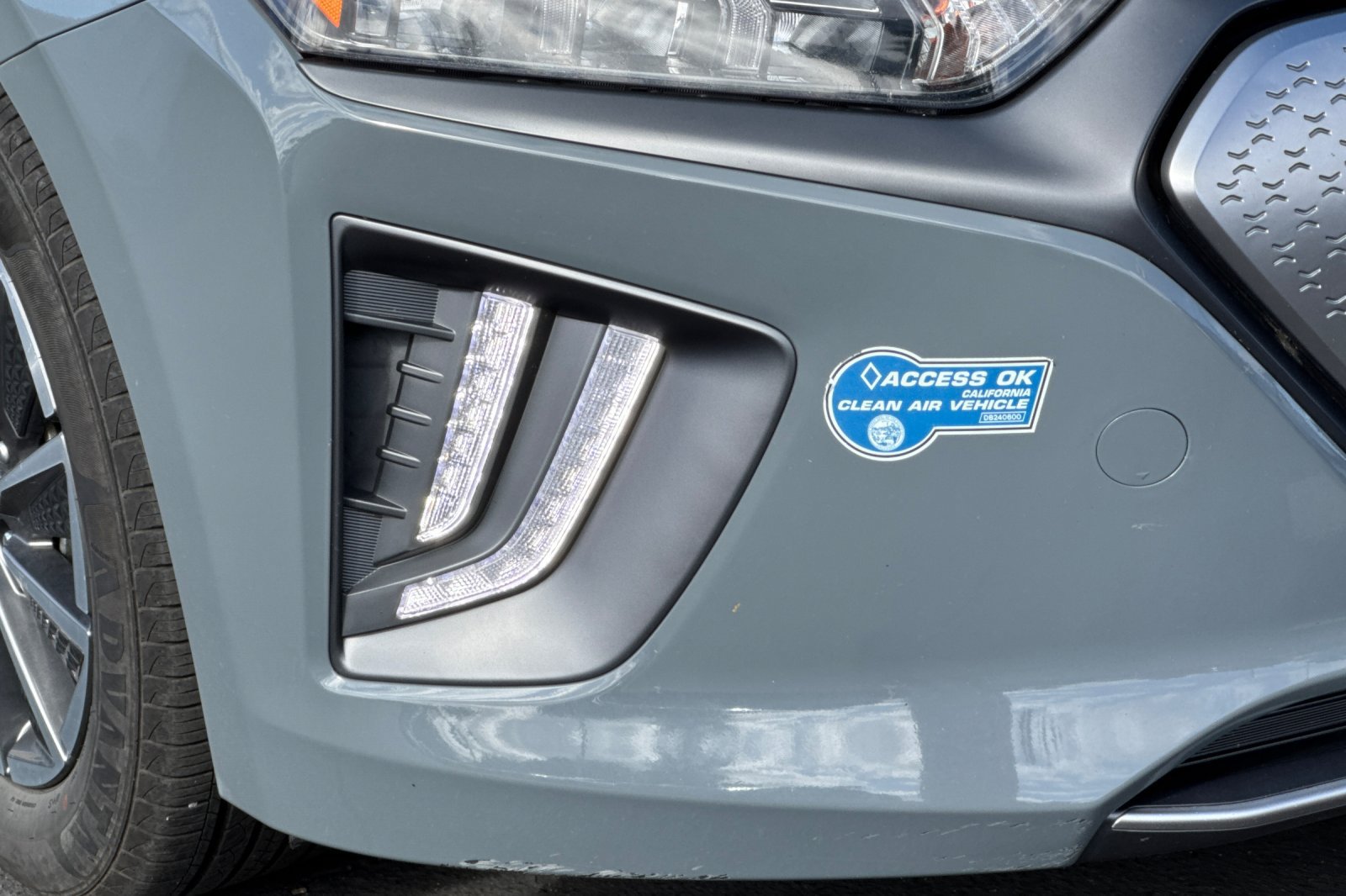 Used 2020 Hyundai Ioniq Limited FWD image 46