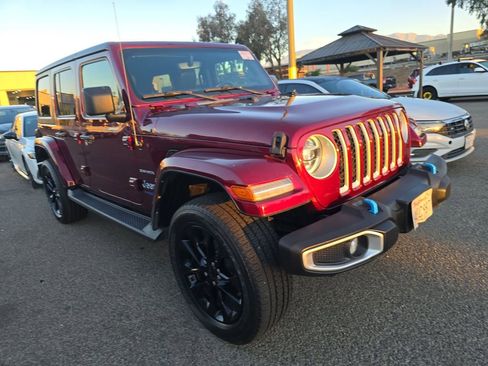 Used 2022 Jeep Wrangler Unlimited Sahara AWD/4WD image 3