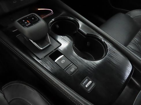 Used 2021 Nissan Rogue Platinum FWD image 16