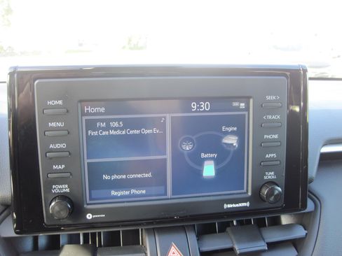 Used 2021 Toyota RAV4 LE AWD/4WD image 19