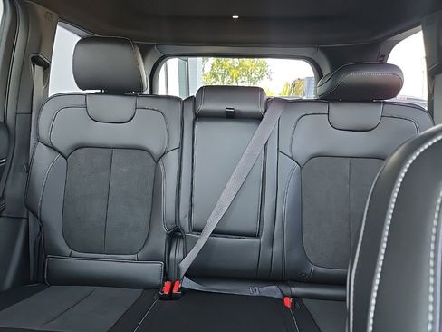 New 2025 Jeep Grand Cherokee Altitude image 32