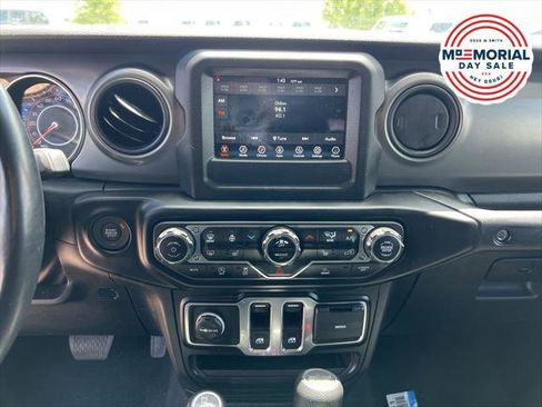 Certified 2022 Jeep Wrangler Sport AWD/4WD image 15