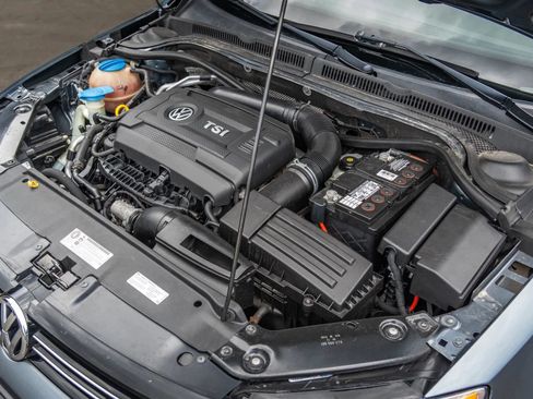 Used 2014 Volkswagen Jetta SE FWD image 11