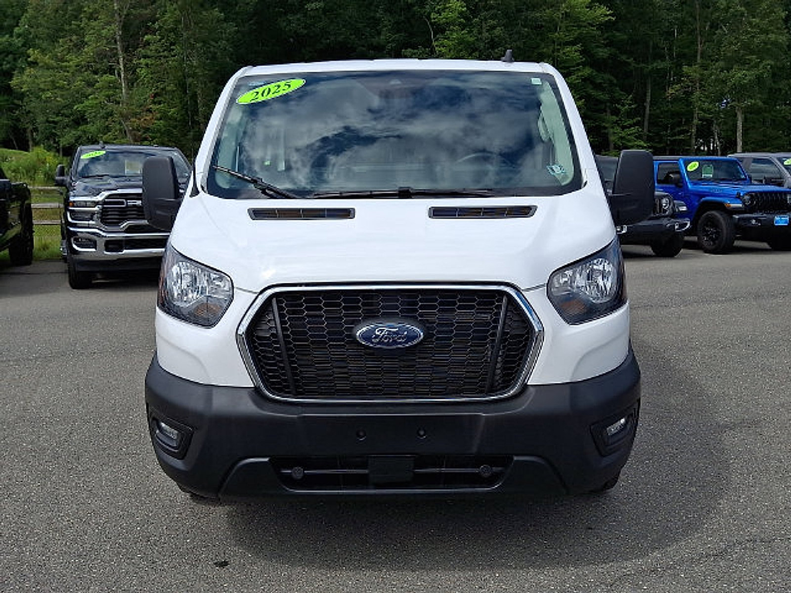 Used 2025 Ford Transit 250 Low Roof w/ Exterior Upgrade Package RWD image 2