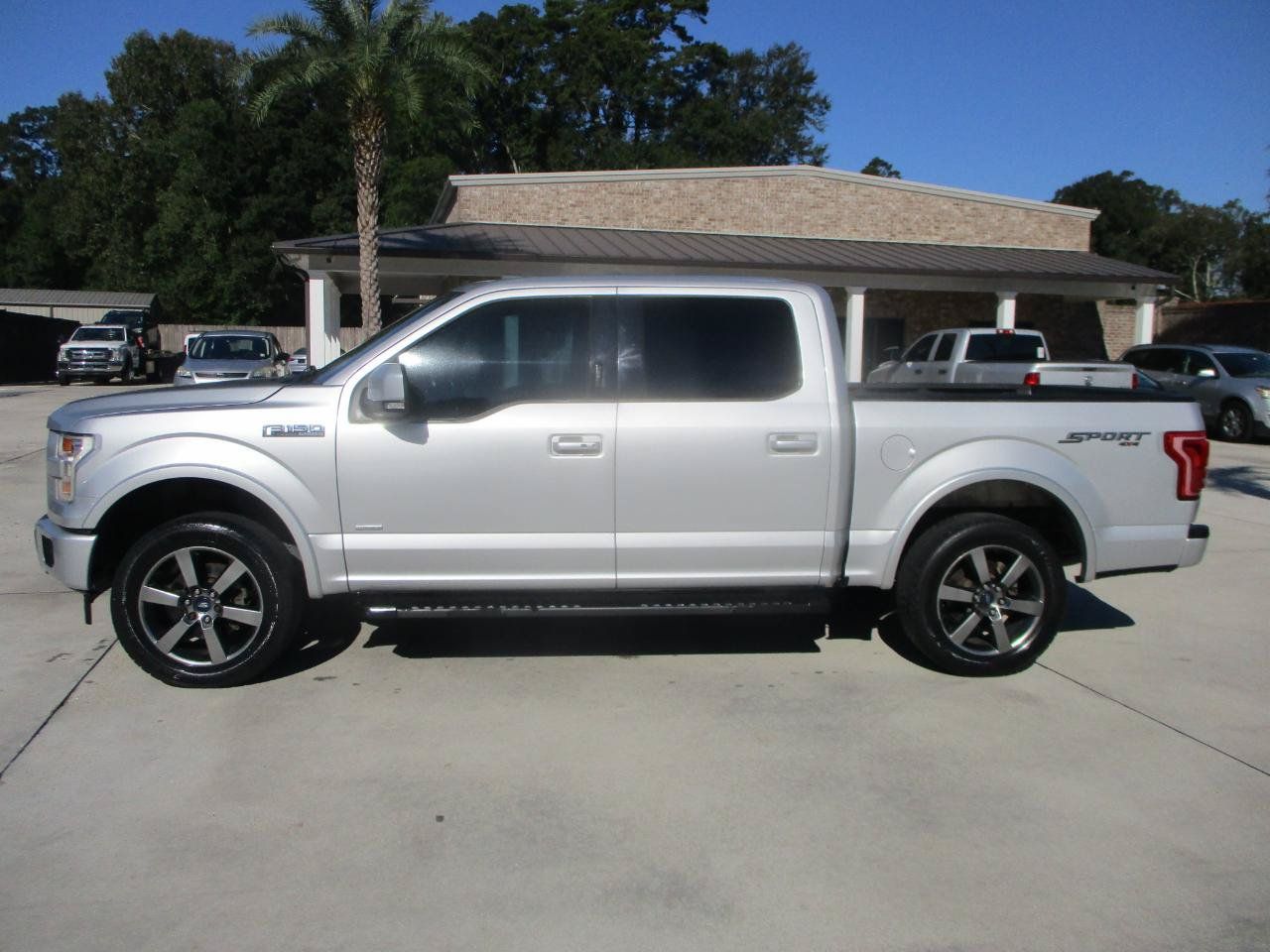 Used 2017 Ford F150 Lariat w/ Equipment Group 502A Luxury AWD/4WD image 30