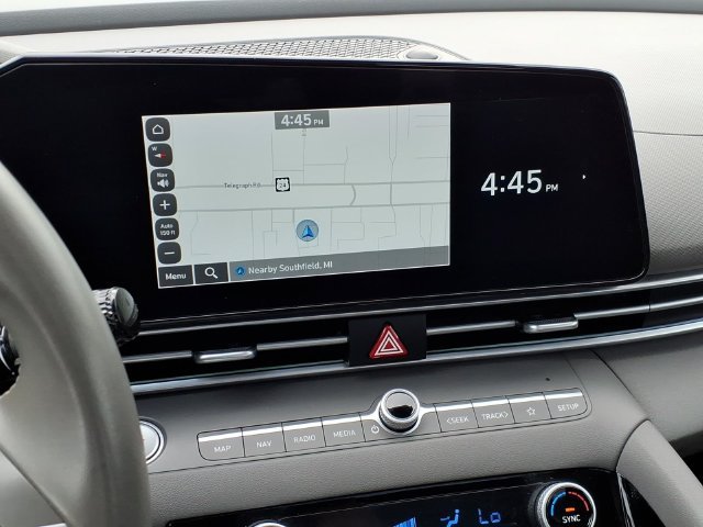 Used 2025 Hyundai Elantra SEL FWD image 22