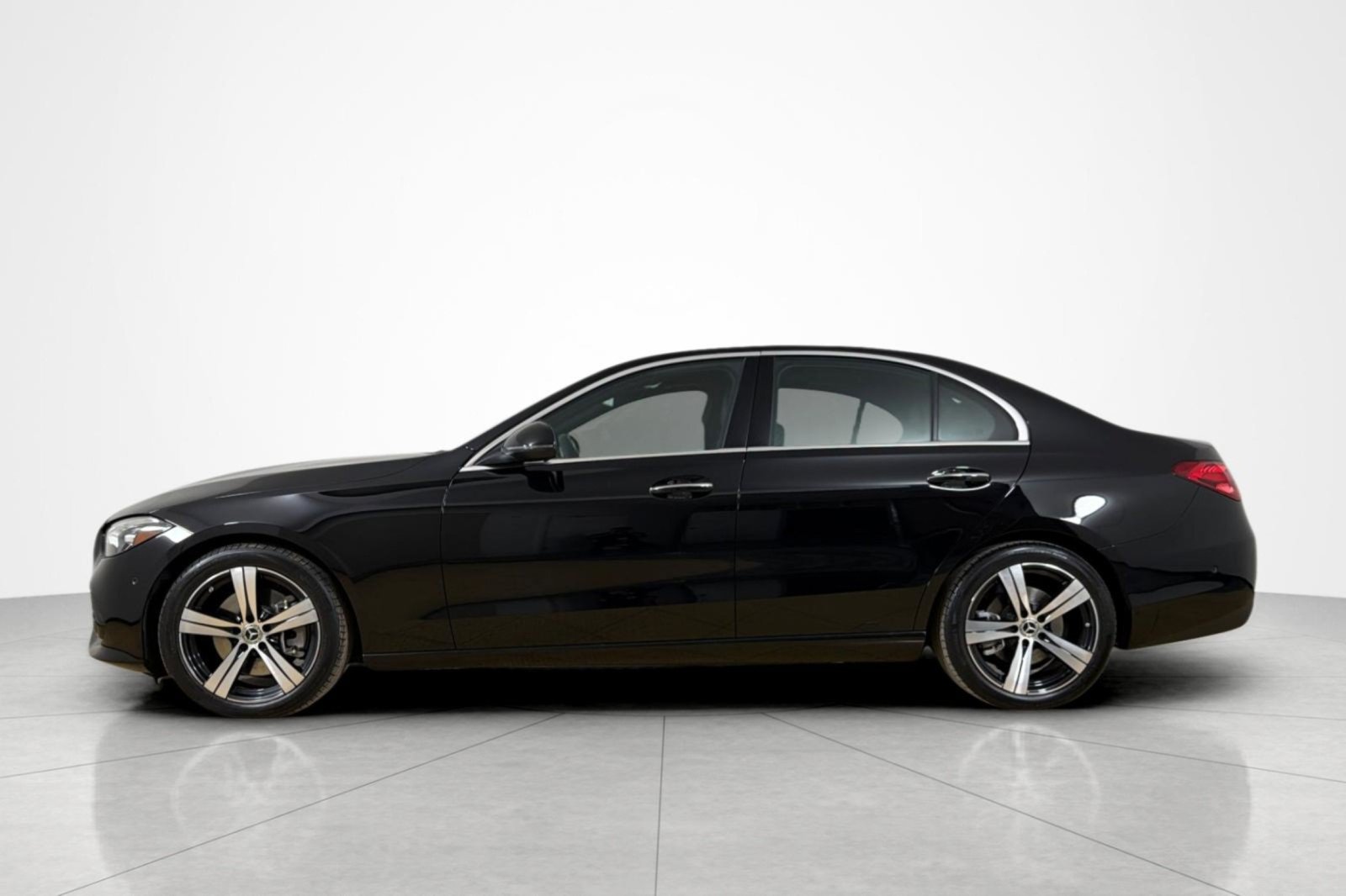 Used 2024 Mercedes-Benz C 300 Sedan image 2