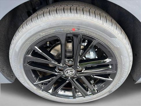 Used 2026 Toyota Camry SE FWD image 19