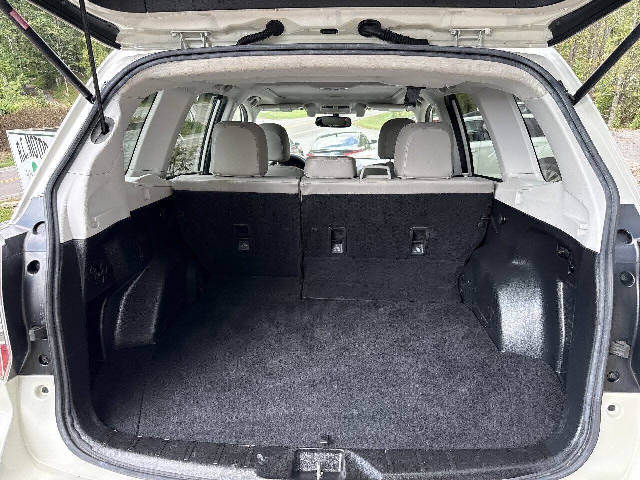 Used 2015 Subaru Forester 2.5i Touring w/ Eyesight & Navigation System AWD/4WD image 19