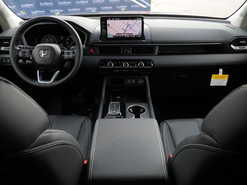 New 2025 Honda Pilot Touring image 22