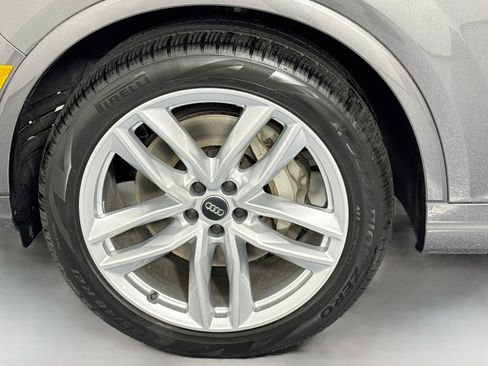 Used 2018 Audi Q7 3.0T Prestige w/ Prestige Package AWD/4WD image 34