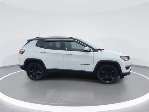 Used 2020 Jeep Compass Limited image 9