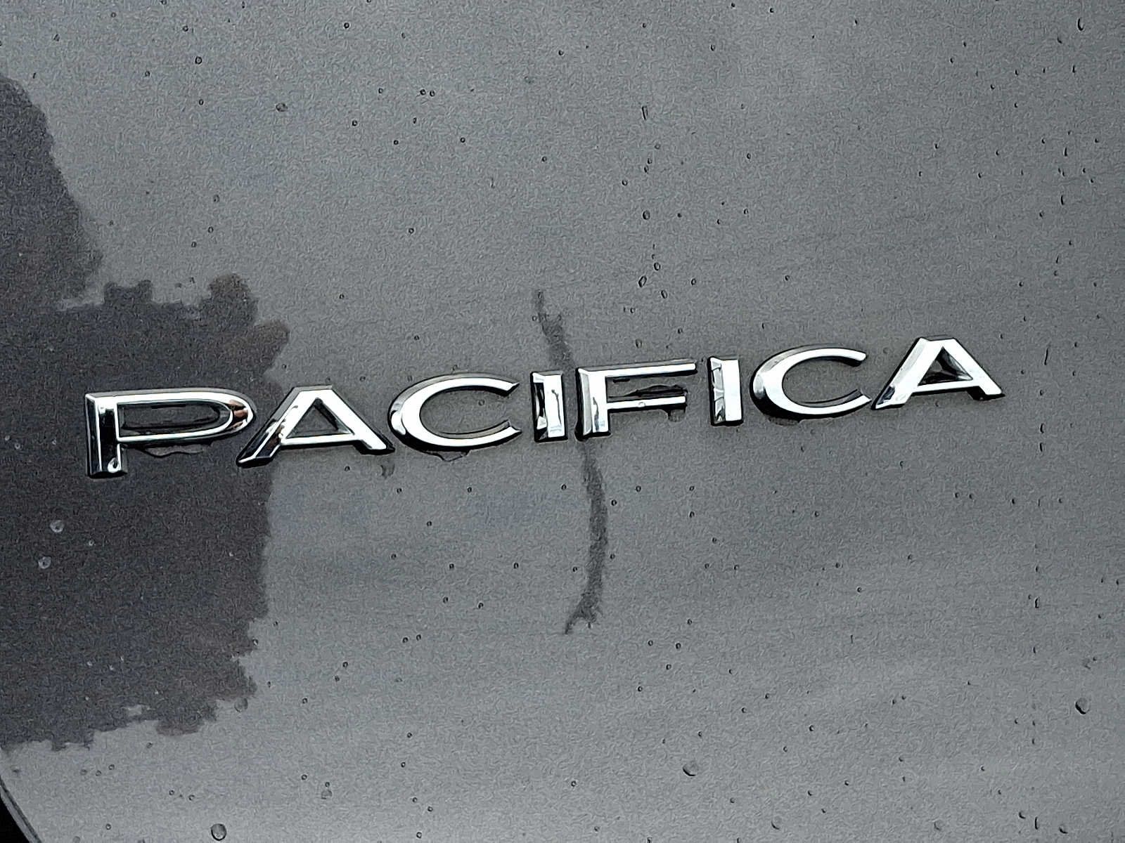 Used 2023 Chrysler Pacifica Touring-L FWD image 30