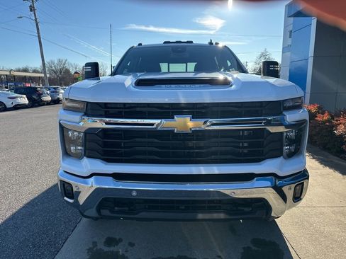 Used 2025 Chevrolet Silverado 2500 LT w/ Safety Package image 4