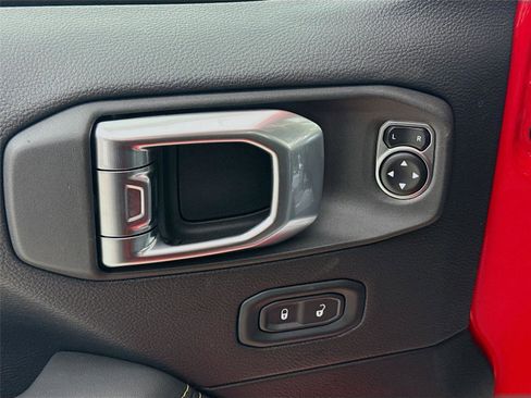 New 2025 Jeep Wrangler Sahara w/ Technology Group image 20