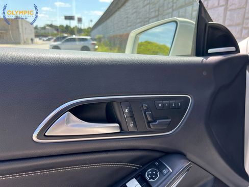 Used 2015 Mercedes-Benz CLA 250 image 33