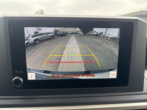 Used 2025 Toyota Tacoma SR image 17