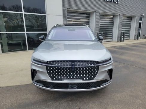 Certified 2024 Lincoln Nautilus Reserve w/ Equipment Group 202A image 9