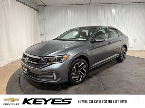 Used 2023 Volkswagen Jetta SEL image 1