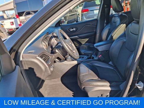 Certified 2019 Jeep Cherokee Latitude Plus image 17